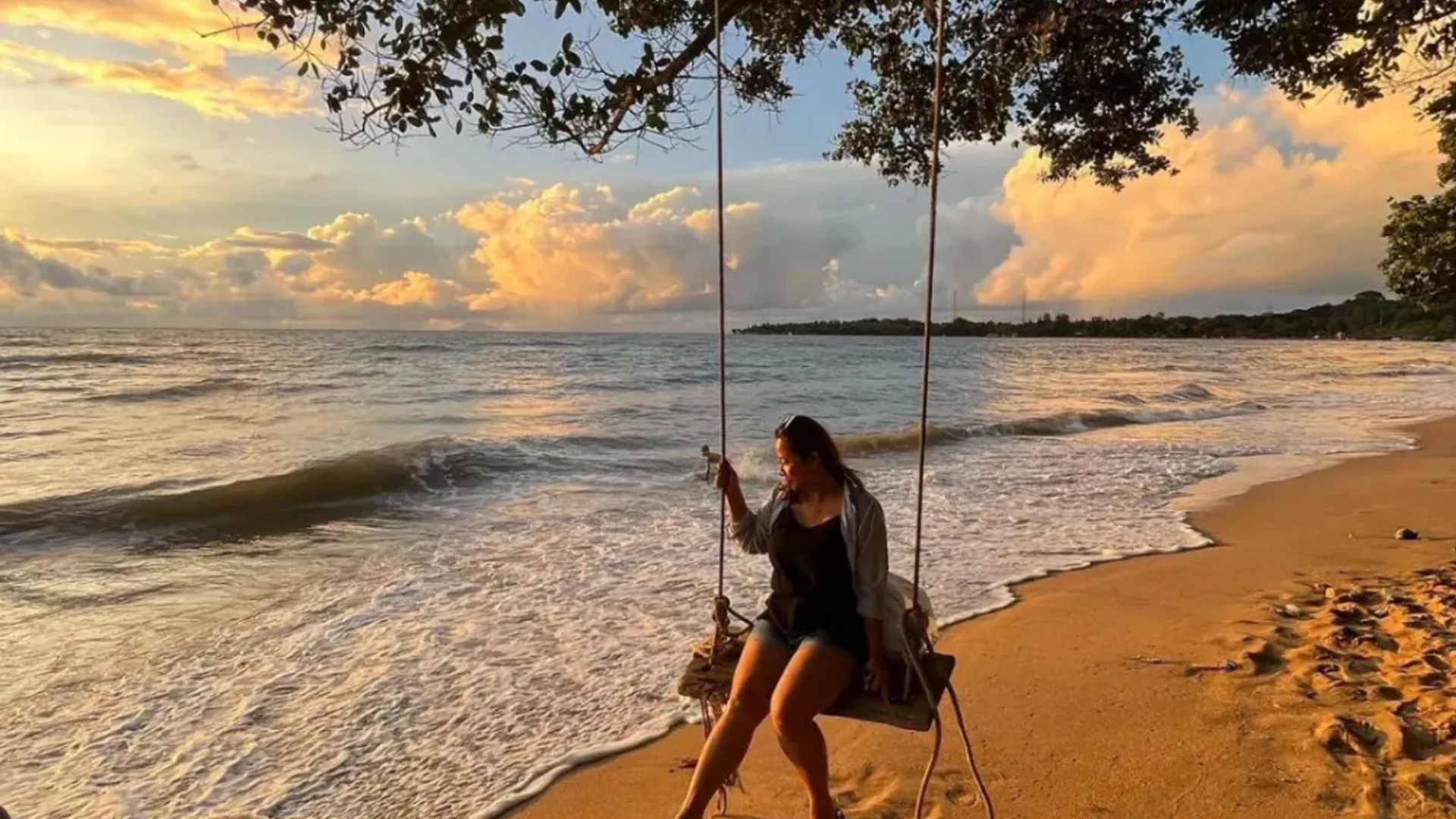 3 Pantai di Jakarta dan Sekitarnya, Cocok untuk Liburan Singkat , Jakarta mungkin terkenal dengan kehidupan urban yang padat. Meski begitu, bukan berarti Anda tidak bisa menemukan destinasi wisata pantai di sekitarnya.