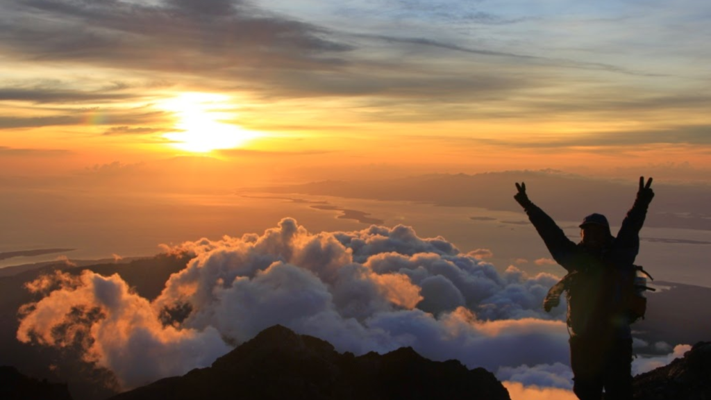 3 Wisata Bukit di Lombok Timur, Spot Melihat Sunrise , Nusa Tenggara Barat merupakan daerah dengan beberapa wisata bukit yang dapat dikunjungi, terutama di Lombok Timur.