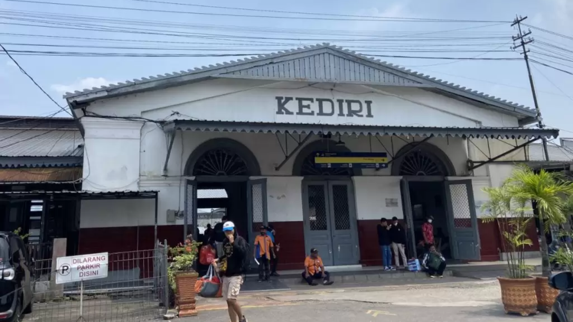 3 Rekomendasi Tempat Wisata Dekat Stasiun Kediri , Kediri, kota di Jawa Timur yang di kenal dengan keindahan alam dan budayanya