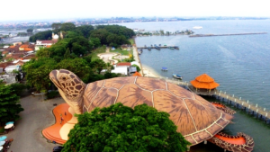 Berinteraksi dengan Biota Laut di Kura-kura Ocean Park Jepara , Jika ingin mengajak buah hati liburan ke pantai sambil mengenal biota laut, dapat mengunjungi Kura-kura Ocean Park.